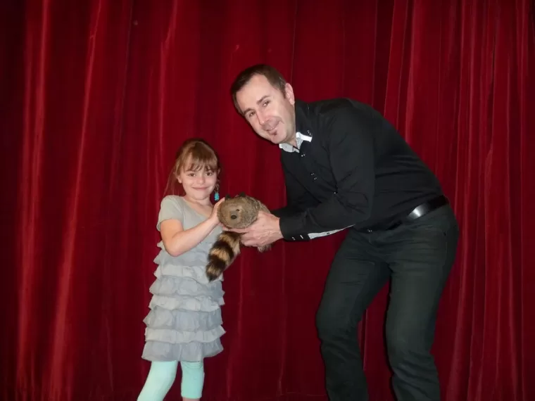 Spectacle magie enfants arbre de noël Toulon, Toulon, Magicien Fred Fourvel