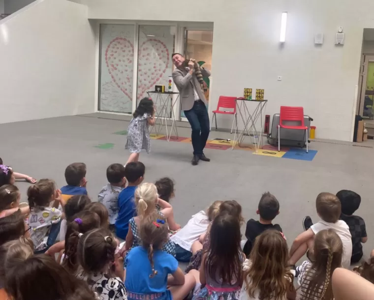 Spectacle pour enfants à Monaco , Toulon, Magicien Fred Fourvel